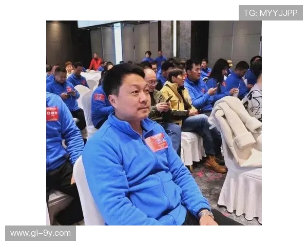 围绕苏足球队队长的奋进历程与团队凝聚力塑造之路深度全面解析篇